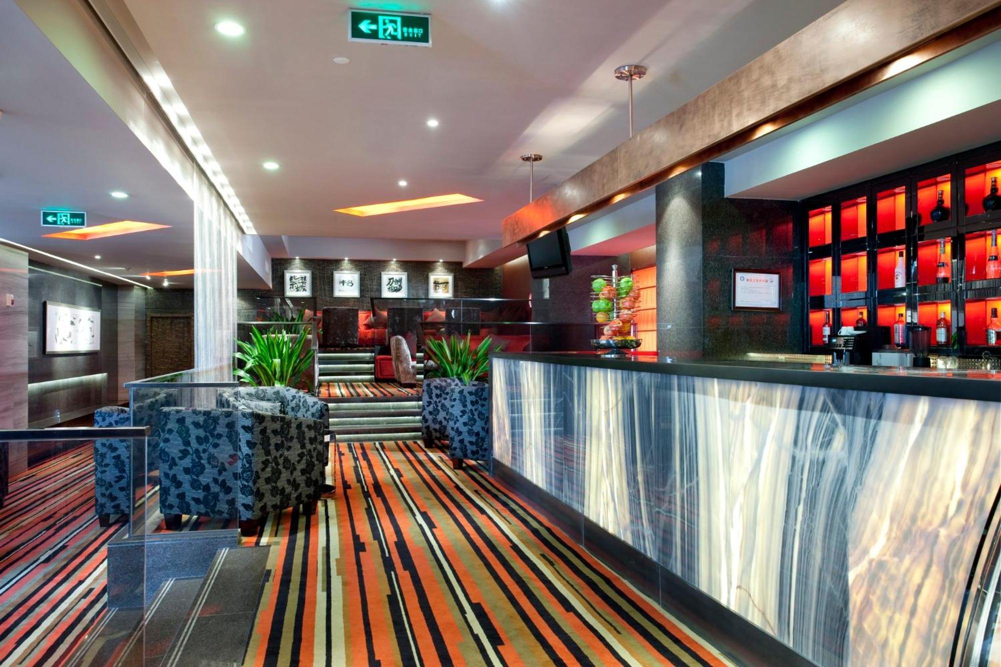 Holiday Inn Beijing Deshengmen By Ihg On 2Nd Ring Road Extension 10-15 Minute Taxi Ride To Shichahai Lama Temple Drum Tower Close To Beijing North Station For Badaling Great Wall Near Exit B Jishuitan Metro Line 2 المظهر الخارجي الصورة