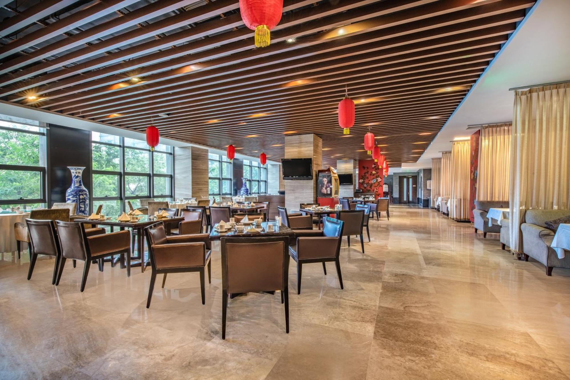 Holiday Inn Beijing Deshengmen By Ihg On 2Nd Ring Road Extension 10-15 Minute Taxi Ride To Shichahai Lama Temple Drum Tower Close To Beijing North Station For Badaling Great Wall Near Exit B Jishuitan Metro Line 2 المظهر الخارجي الصورة