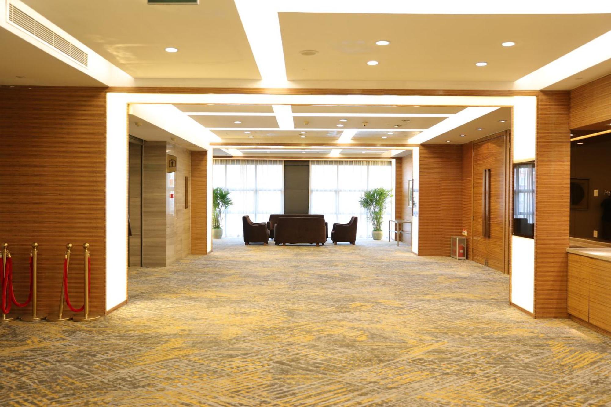Holiday Inn Beijing Deshengmen By Ihg On 2Nd Ring Road Extension 10-15 Minute Taxi Ride To Shichahai Lama Temple Drum Tower Close To Beijing North Station For Badaling Great Wall Near Exit B Jishuitan Metro Line 2 المظهر الخارجي الصورة