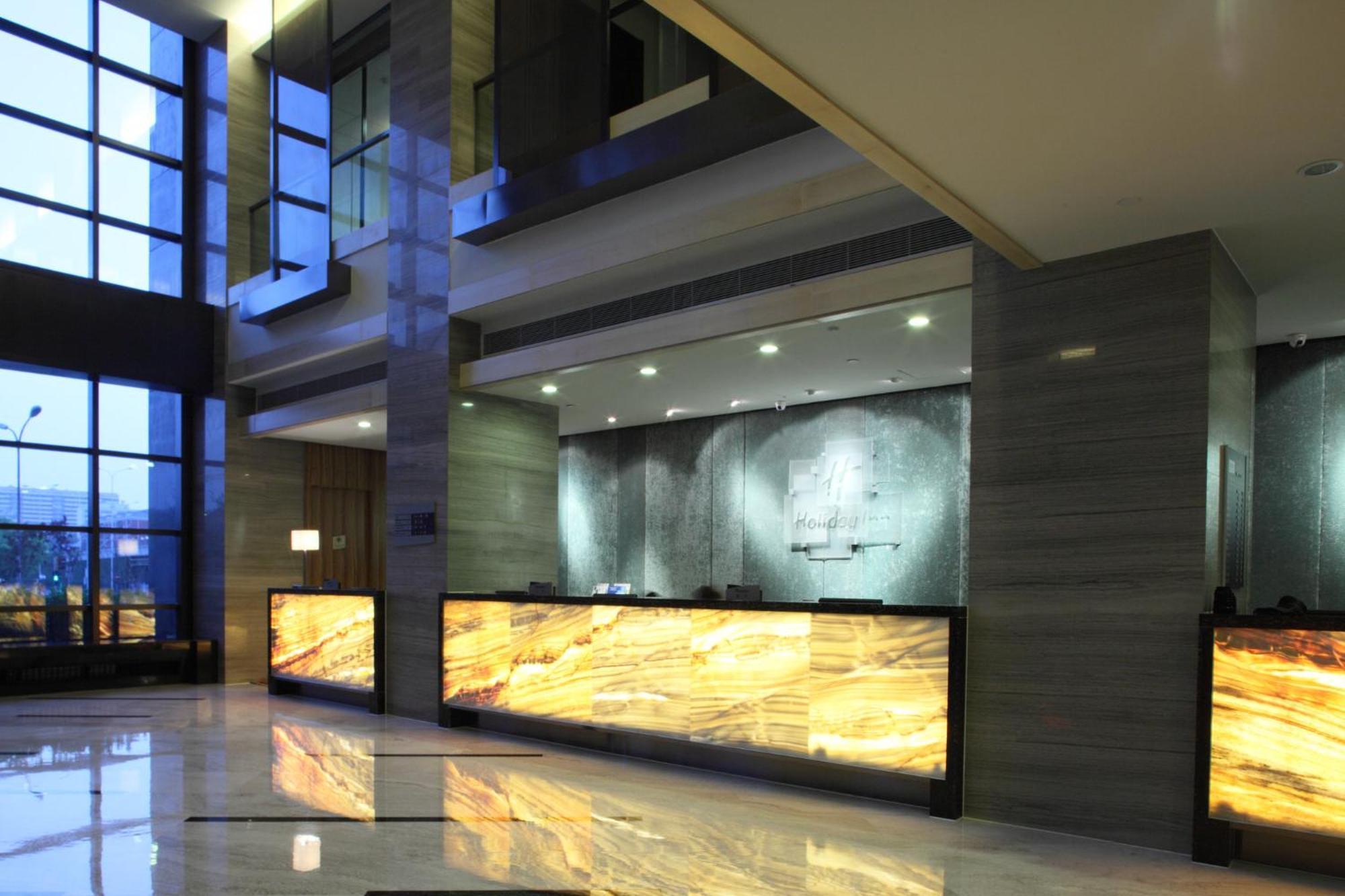 Holiday Inn Beijing Deshengmen By Ihg On 2Nd Ring Road Extension 10-15 Minute Taxi Ride To Shichahai Lama Temple Drum Tower Close To Beijing North Station For Badaling Great Wall Near Exit B Jishuitan Metro Line 2 المظهر الخارجي الصورة