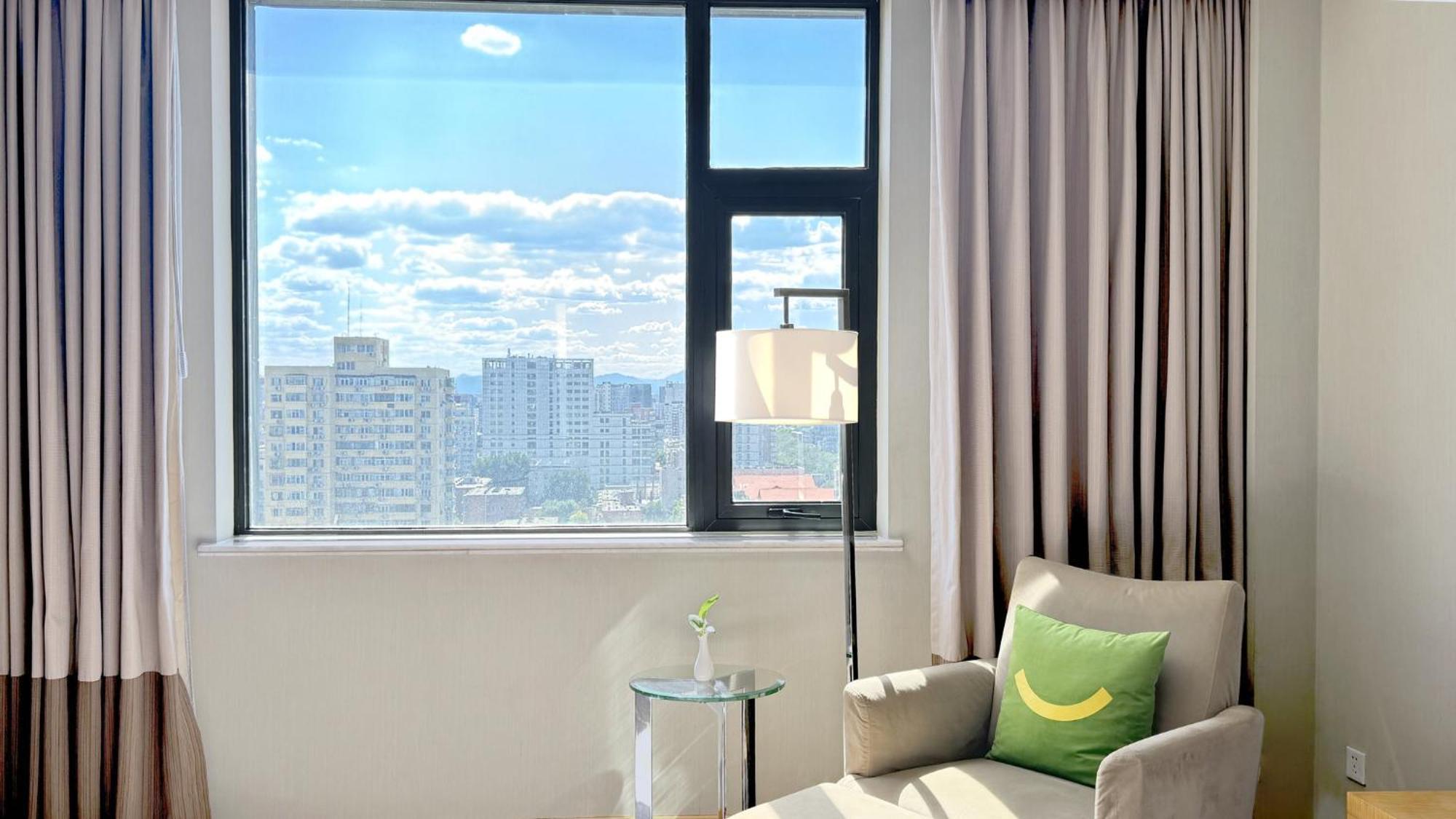 Holiday Inn Beijing Deshengmen By Ihg On 2Nd Ring Road Extension 10-15 Minute Taxi Ride To Shichahai Lama Temple Drum Tower Close To Beijing North Station For Badaling Great Wall Near Exit B Jishuitan Metro Line 2 المظهر الخارجي الصورة